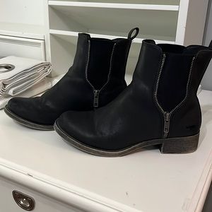 Womens Rocket Dog boots size 6.5